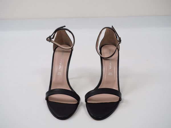 IDENTITÀ Daisy Pump Schwarz Gr. 39 (17979)