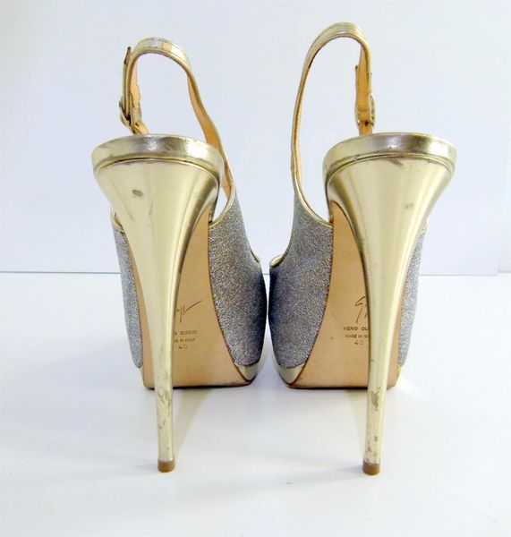 GIUSEPPE ZANOTTI Peeptoe Pumps (9018)