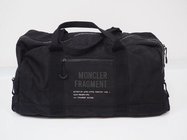 MONCLER Genius X Hiroshi Fujiwara Wendetasche (100332)