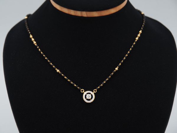 Kette 750/1000 Gelbgold – Onyxkügeli & Brillanten (100363p80