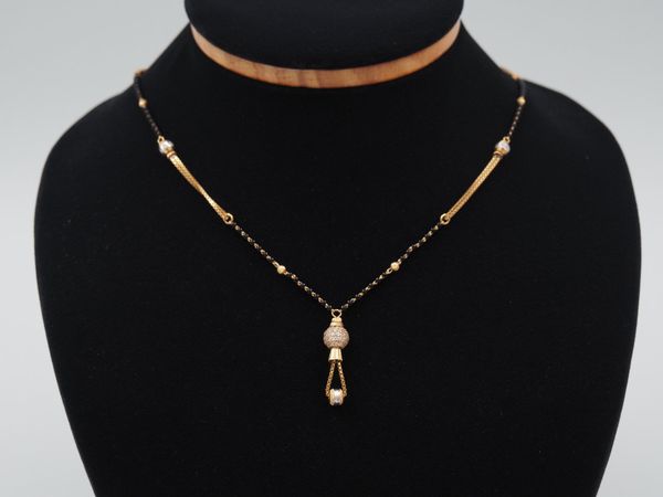 Kette 875/1000 Gelbgold – Onyxkügeli & Zirkonias (100369p100