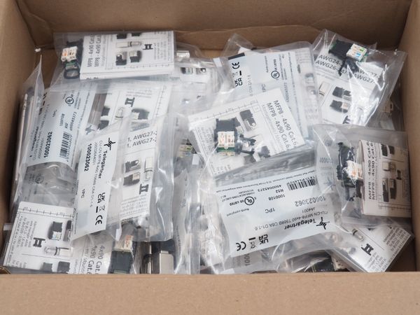 20x TELEGÄRTNER MFP8-4×90 Stecker (17771)