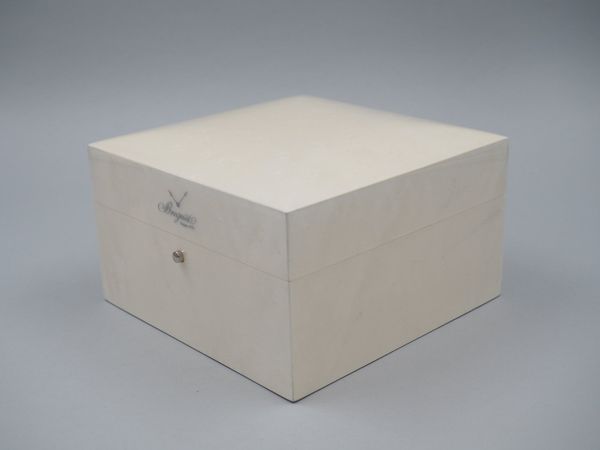 BREGUET Uhrenbox aus Holz (19245)