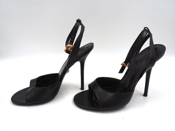 VERSACE Riemchen-Pumps Gr. 38 (5076)