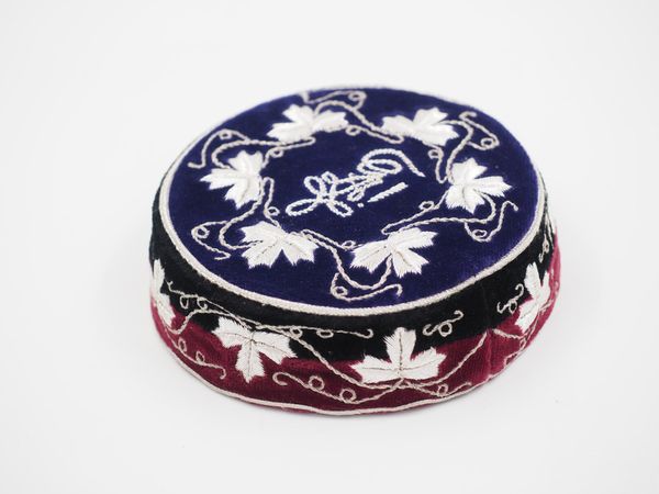 Cerevis, handbestick mit Weinlaub (18107)