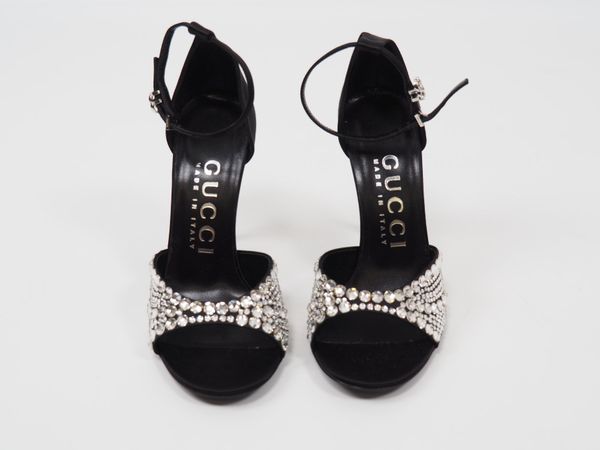GUCCI Festliche Satin Pumps Gr. 36 (9172)