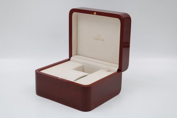 OMEGA Uhrenbox aus Holz (7881IW)
